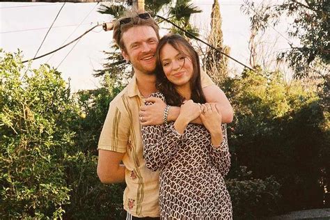 Finneas and Girlfriend Claudia Sulewski Mark 5